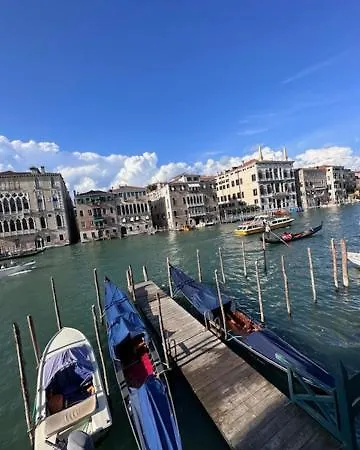 Ponte Di Rialto E Canal Grande-palazzo Benzon * Velence