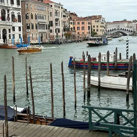Apartman Ponte Di Rialto E Canal Grande-palazzo Benzon Velence